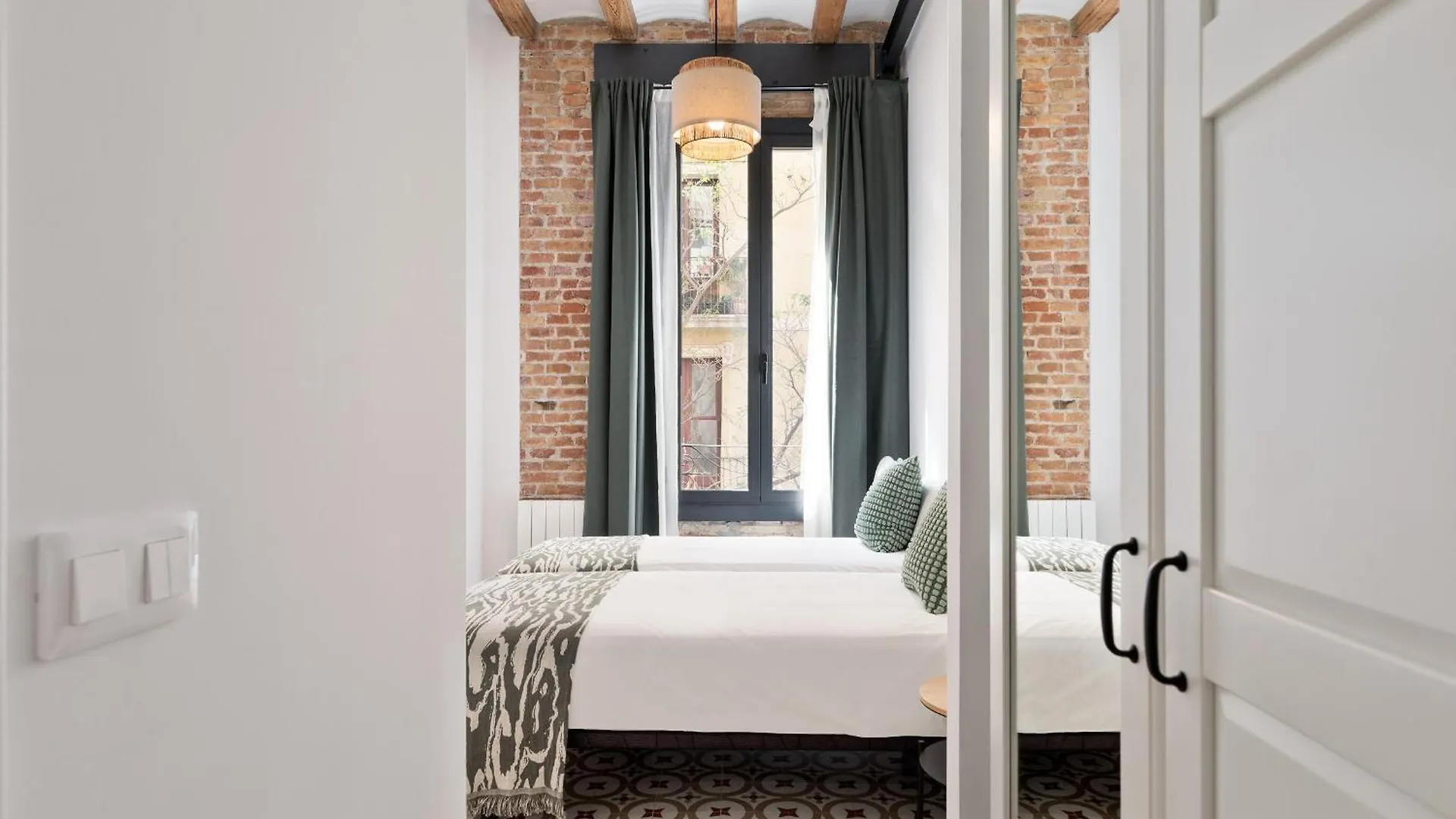 Poble Sec Charming Apartment Spain