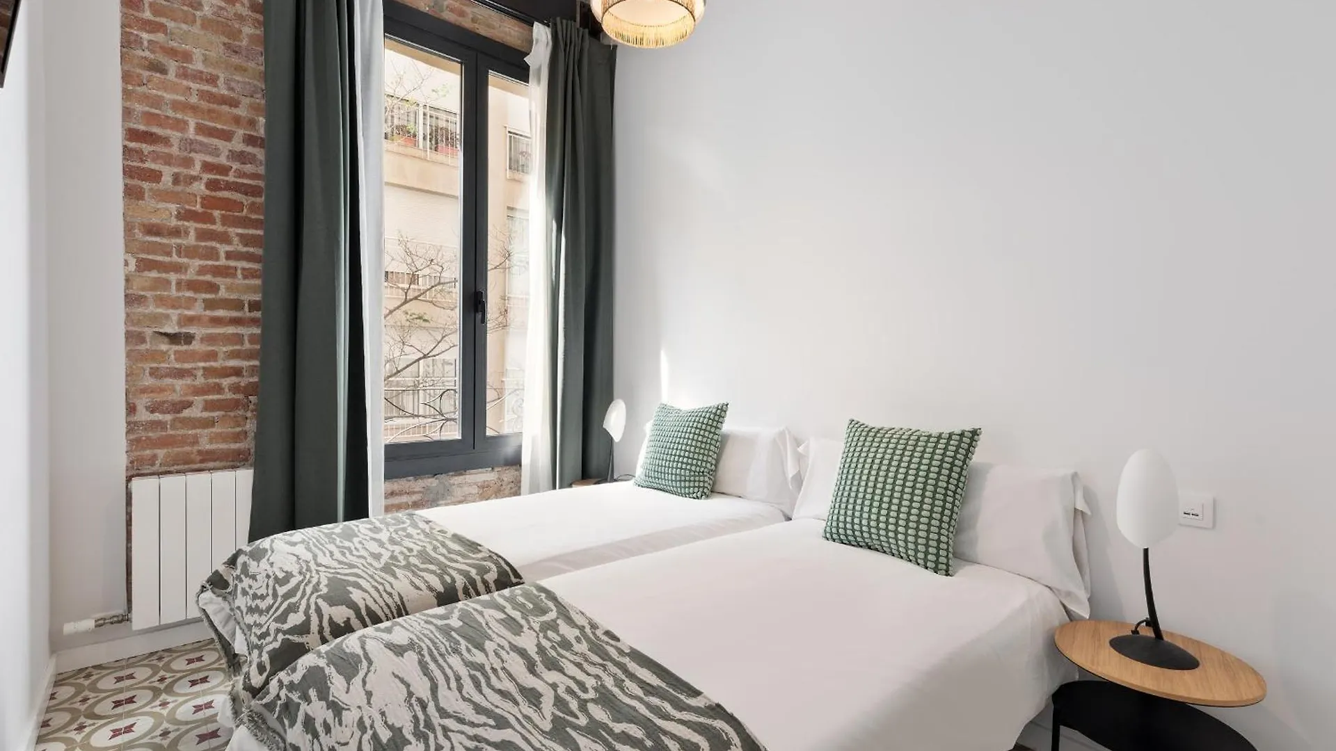 Poble Sec Charming Apartment