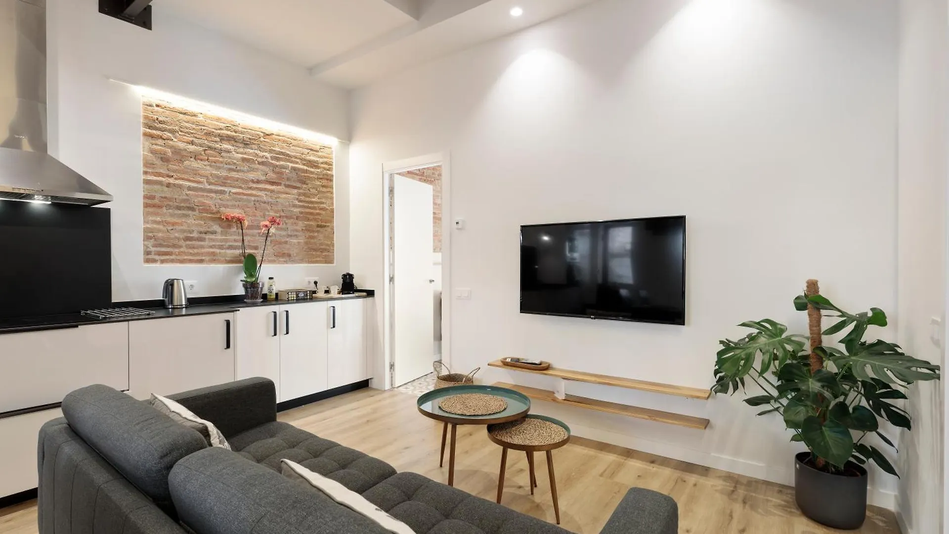 Poble Sec Charming Apartment