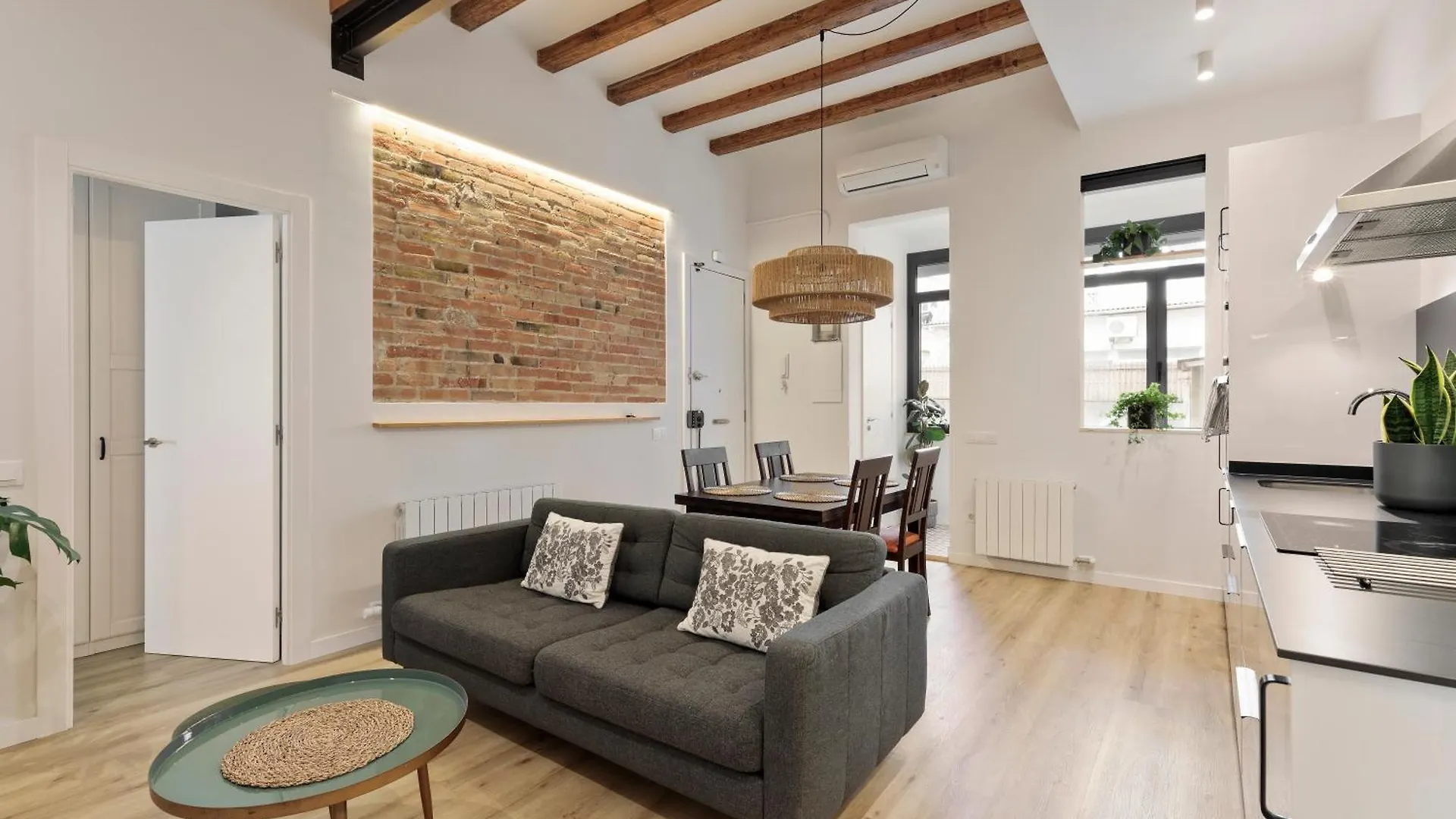 Poble Sec Charming Apartment 0*, Barcelona