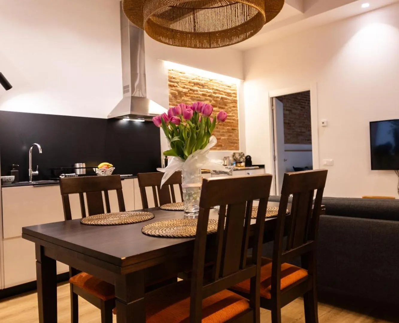 Poble Sec Charming Apartment