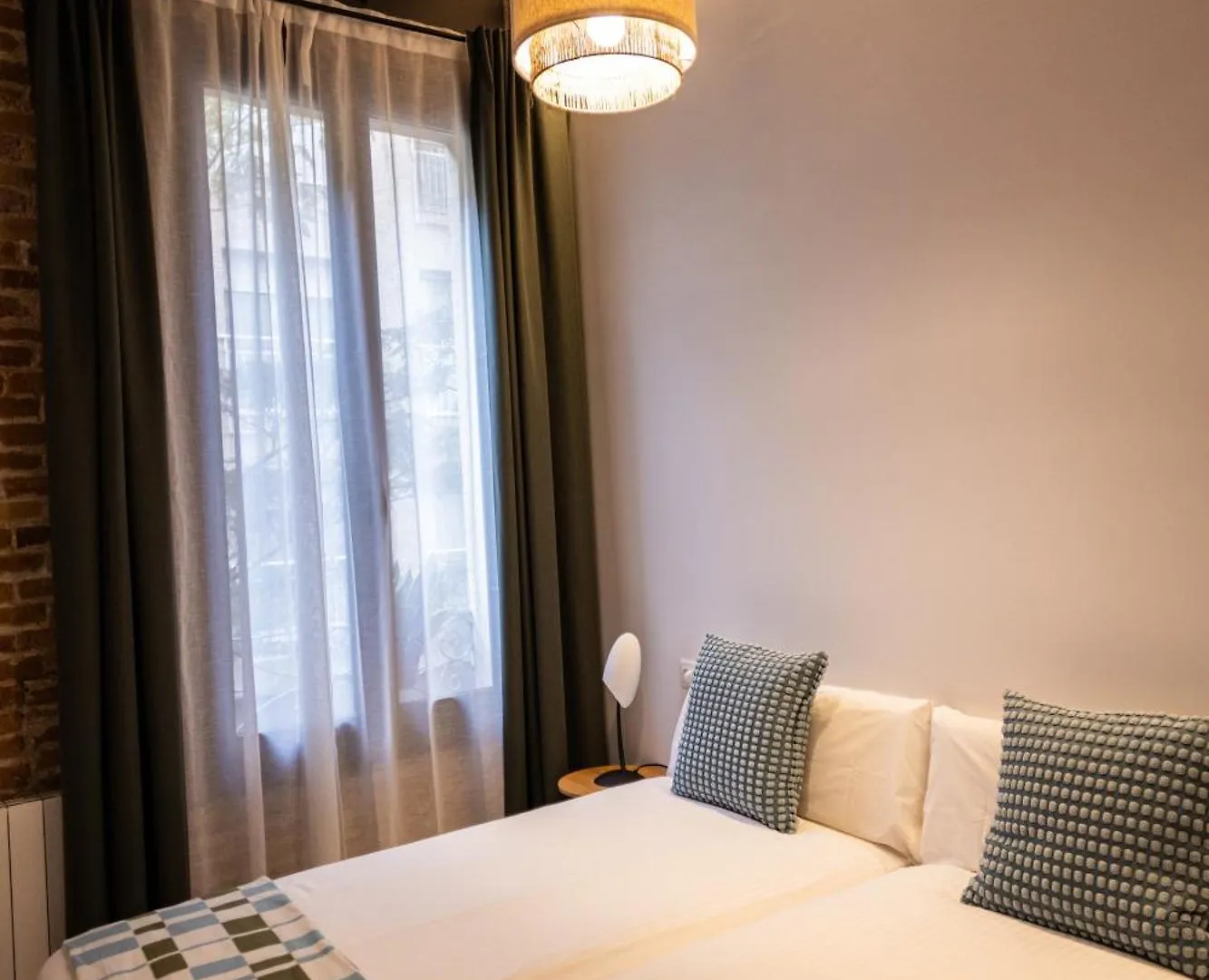 Poble Sec Charming Apartment