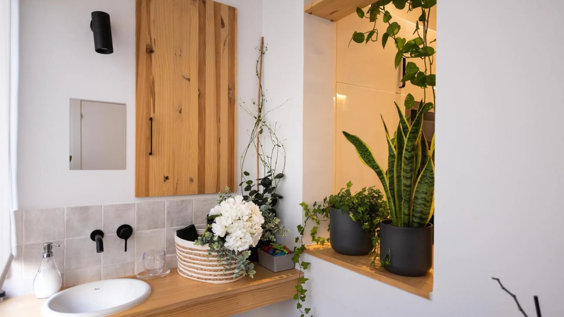 Poble Sec Charming Apartment