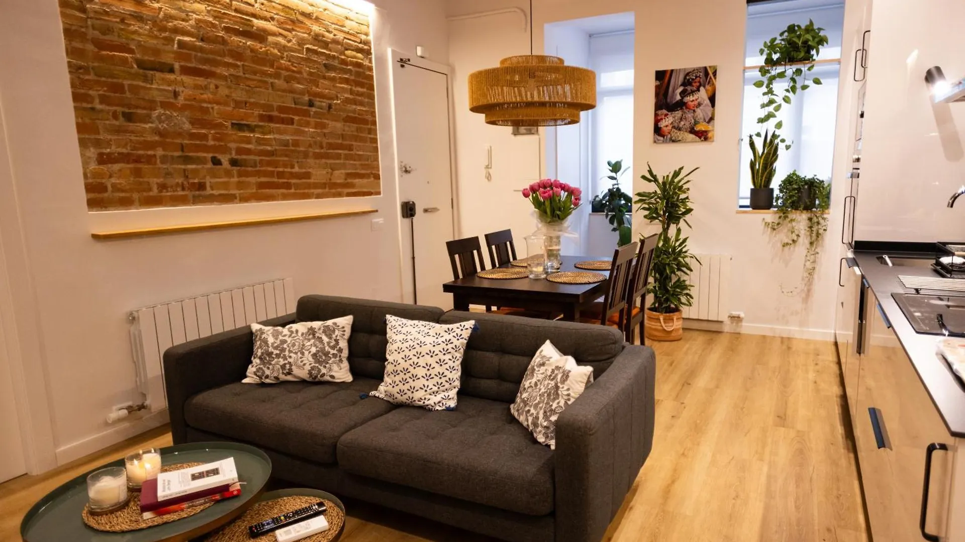 Poble Sec Charming Apartment  Barcelona