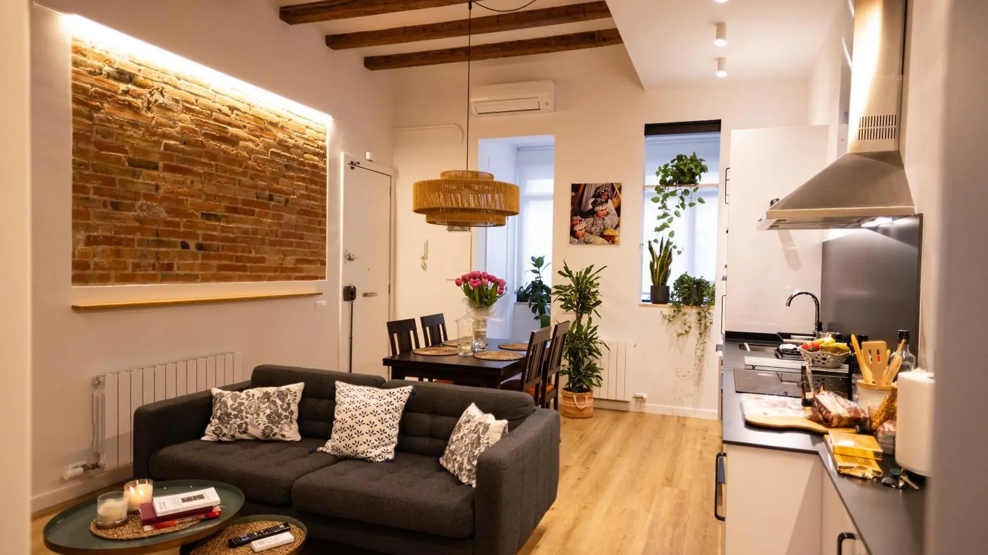 Poble Sec Charming Apartment Spain